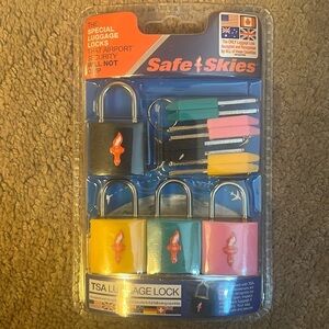 Safe Skies-The travel luggage locks that airport security won't clip!
Use, reuse